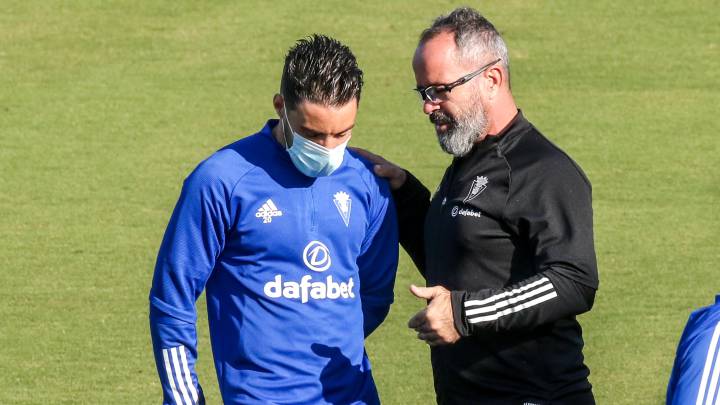 El Cádiz, sin Iza y Marcos Mauro para recibir al Villarreal.