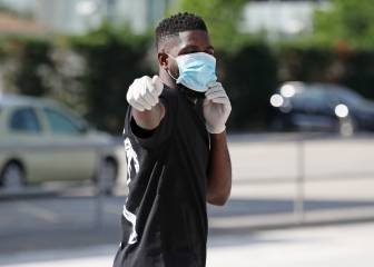 Barcelona defender Umtiti reveals Lyon talks