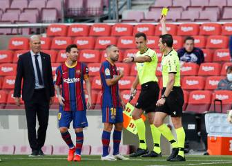 Barça complain about Martínez Munuera's refereeing in El Clásico
