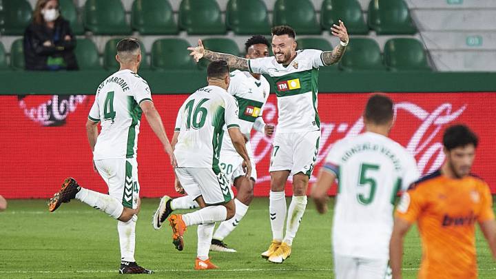 Almirón tiene a toda la plantilla disponible para medirse al Betis