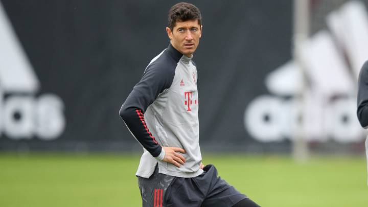 Detienen al exagente de Lewandowski por extorsionarle