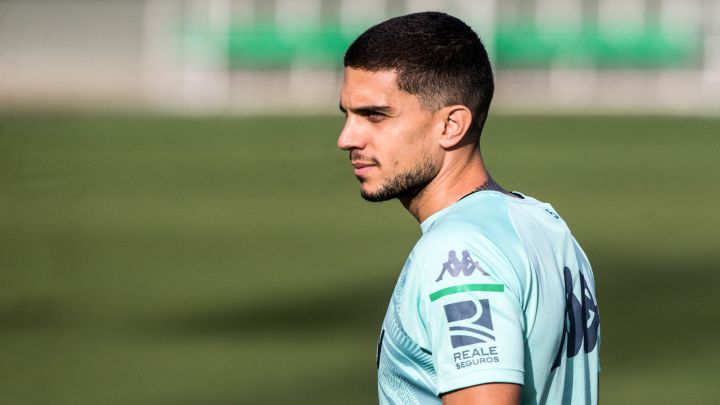 El defensa del Betis Marc Bartra comparó a su actual técnico Manuel Pellegrini con Gerardo El Tata Martino, al que tuvo en el Barcelona en la 2013-14.