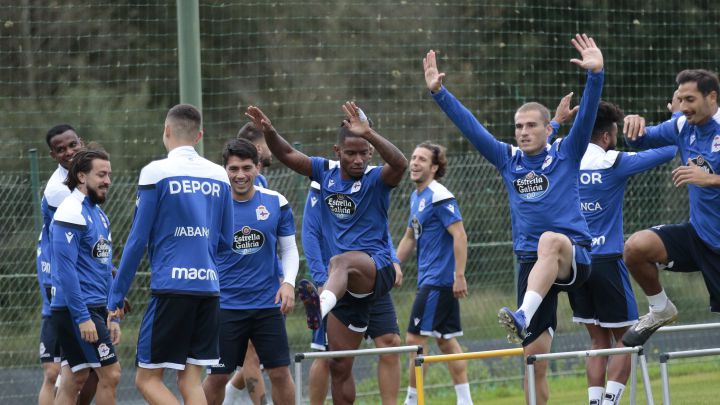 Bergantiños y Beauvue, durante el entrenamiento del sábado del Deportivo.