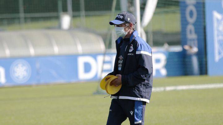 Fernando Vázquez en un entrenamiento con el Deportivo
