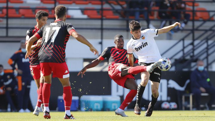 Carmelo media para que Tano y Manny no vayan a la selección y jueguen contra el Alcoyano