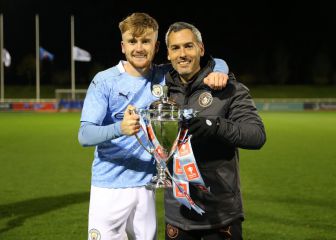 El español Carlos Vicens hace campeón al City juvenil