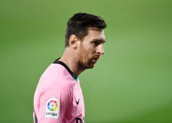 Man City consider pre-contract offer for Messi in January