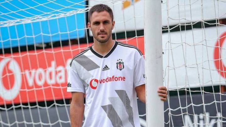 La FIFA obliga al Besiktas a pagarle 2,5 M. de € a Víctor Ruiz