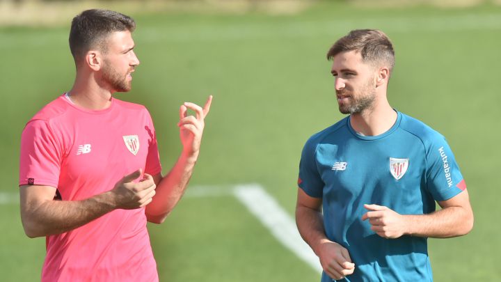 Unai Simón: "En el campo no me río, pero lo disfruto en casa o en el vestuario"