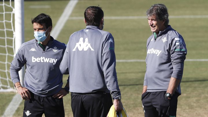 El entrenador del Betis Manuel Pellegrini valoró la previa del encuentro en el Camp Nou ante el Barcelona de este sábado y habló también de Lionel Messi.