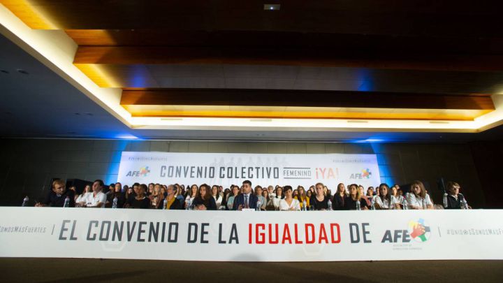 Reunión de las jugadoras con AFE en la lucha por el convenio colectivo del fútbol femenino español.