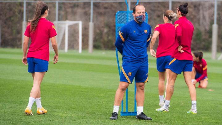 Lluís Cortés, entrenador del Barça, durante un entrenamiento.