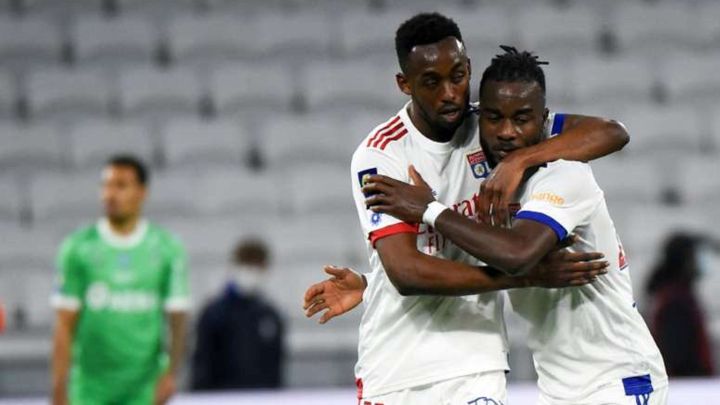 Tino Kadewere celebra uno de sus goles ante el Saint Étienne.