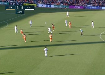 Renato puts cherry on top of Shimizu one-touch goal