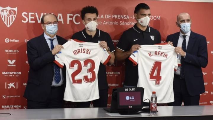 El extremo marroquí-holandés del Sevilla Oussama Idrissi aún no ha entrado en una lista por una misteriosa lesión. Firmó el último día de mercado.