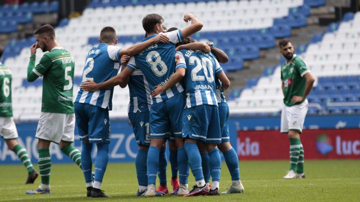 El Deportivo se puso líder tras ganar al Coruxo (1-0) antes del parón.