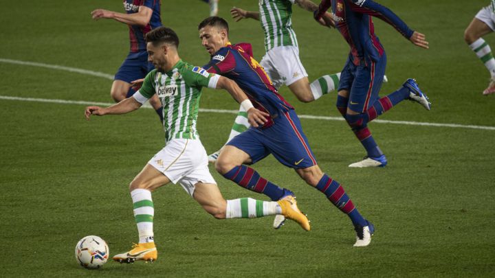 El lateral izquierdo del Betis Álex Moreno aseguró que Rafael Gordillo y Manuel Pellegrini le aconsejan y sin Canales se pierde "un pilar importante".