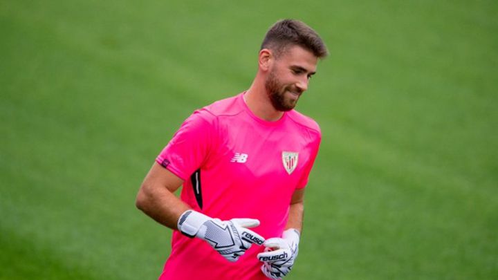 Unai Simón vuelve a Lezama tras su impulso internacional