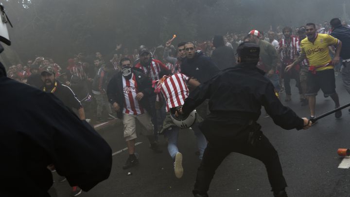 Cuatro años de cárcel para un 'ultra' que negó agredir a policías