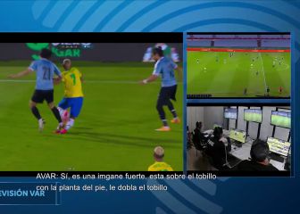 Transparencia máxima: el audio íntegro árbitro-VAR para decidir si Cavani ha de ser expulsado
