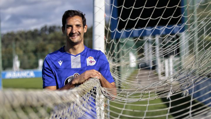 Celso Borges posa para AS en un entrenamiento del Deportivo