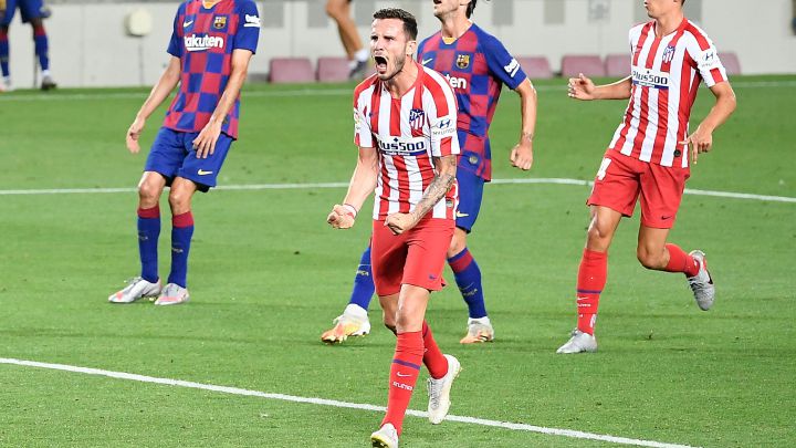Saúl celebra uno de sus dos goles al Barcelona en el Camp Nou.