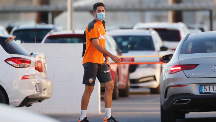 El Valencia entrena sin ausencias por Covid-19 y con Maxi Gómez