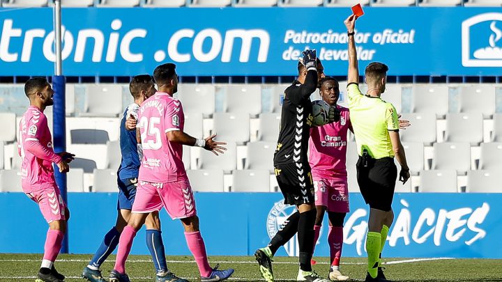 Las Palmas flaquea atrás y ofrece su peor versión en Sabadell