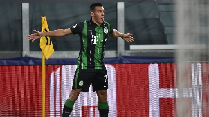 Myrto Uzuni celebró su gol imitando a Cristiano.