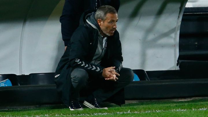Óscar Cano se tambalea, pero dirigirá al Castellón en Anduva