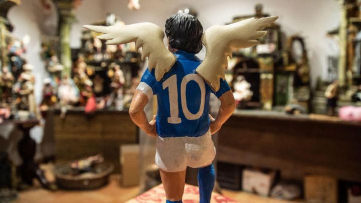 Figura de Diego Armando Maradona como un ángel