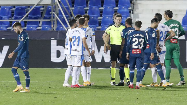 LEGANES - ESPANYOL TARJETA ROJA EXPULSION MIGUELON MUÑIZ RUIZ ARBITRO