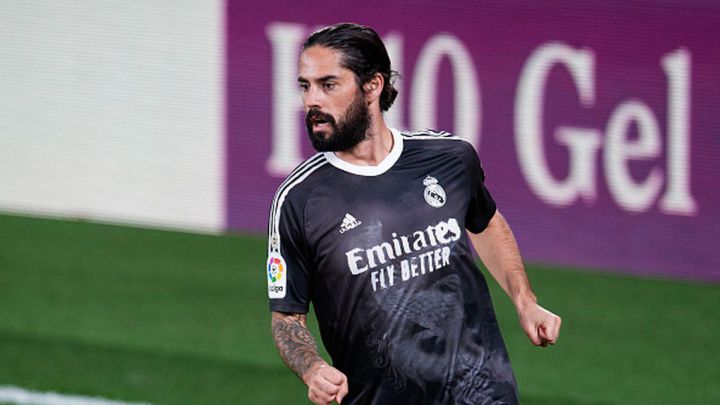 Isco mira al exterior y Koundé confirma que habló con Pep