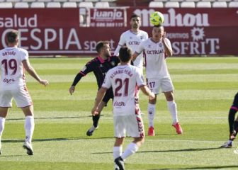 El Tenerife aprovecha la depresión del Albacete