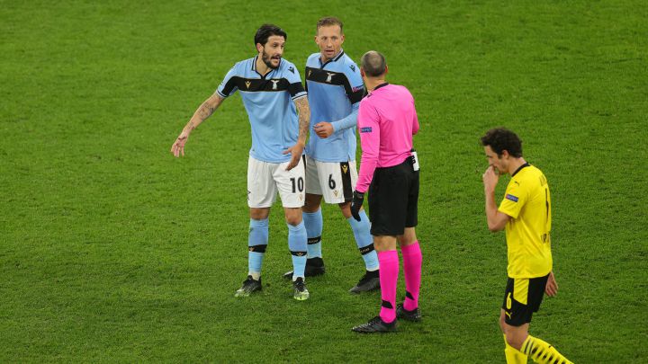 El Dortmund echa humo por Mateu: "Se ha pasado"