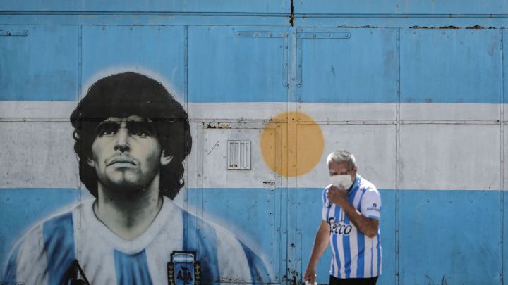 Cartel por Maradona