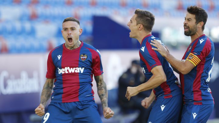 Roger: "El equipo tenía ganas de hacer un partido así de redondo"