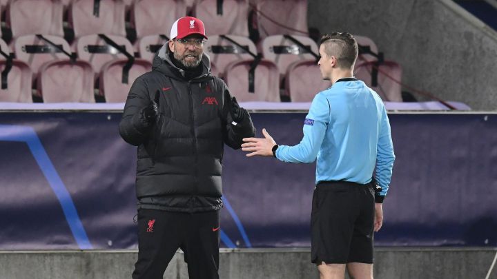 Klopp no puede más con el VAR