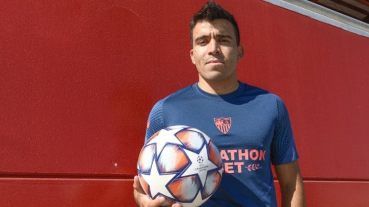 El lateral izquierdo argentino del Sevilla Marcos Acuña se incorpora al grupo y por tanto Julen Lopetegui podrá tirar de él para jugar en Getafe.