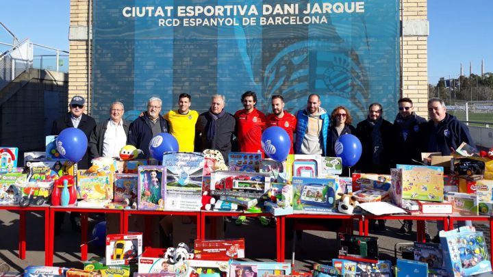 Acto solidario entre Veteranos y peñas.