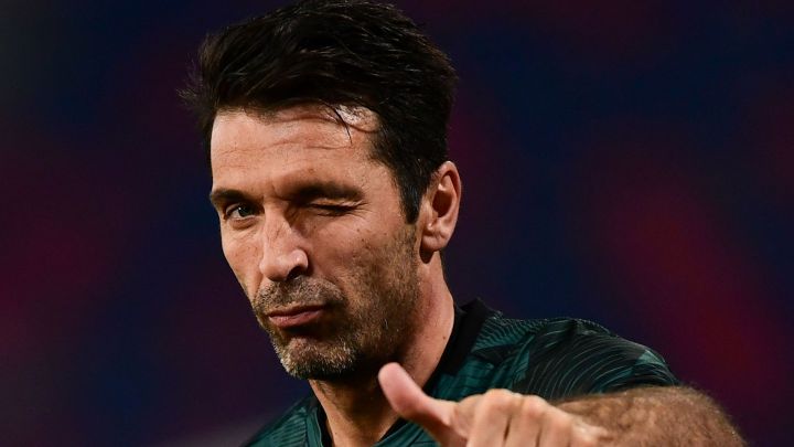 Buffon amplía su leyenda