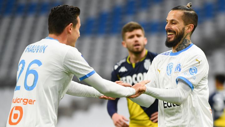 El Marsella neutraliza al Mónaco y acecha al PSG