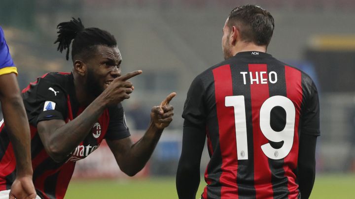 Un doblete de Theo salva la racha del Milan