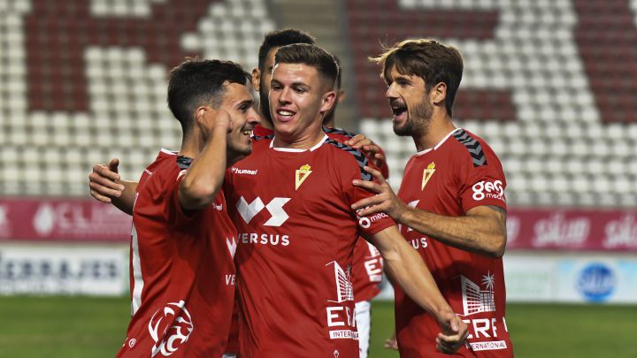 El Murcia noquea al UCAM