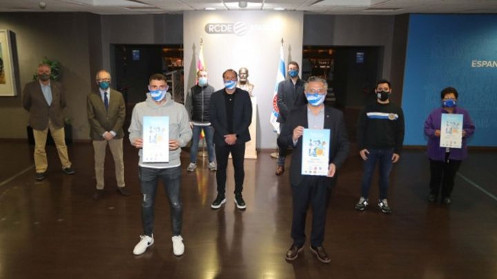 David López y los representantes del Espanyol, juntos por los niños.