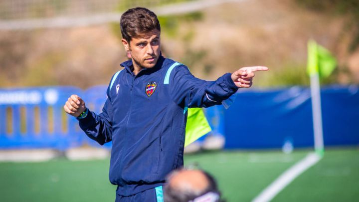 El Levante destituye a Tevenet y le da el banquillo del filial a Lisci