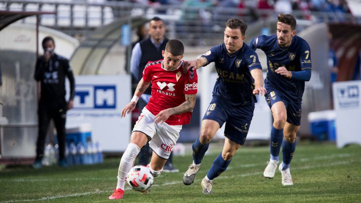 El Betis visita al UCAM Murcia en Copa del Rey. Ante el líder de Segunda B, grupo IV B, Pellegrini no podrá rotar porque el Consejo se la juega el lunes.