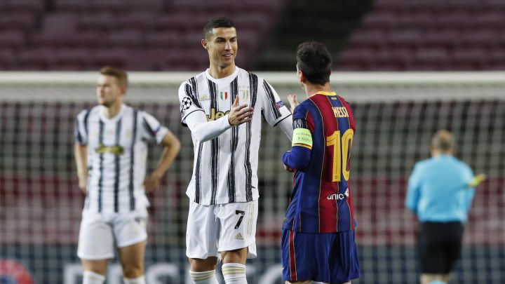 Berbatov: "What have Messi and Cristiano done to be finalists for The Best?"
