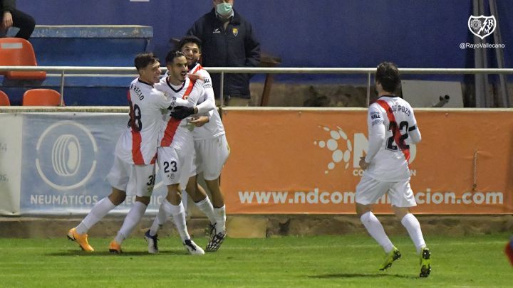 Óscar Valentín celebra el 2-3 definitivo.