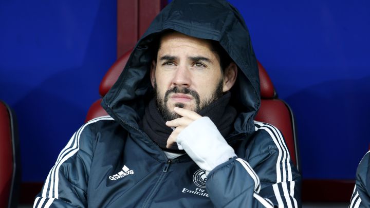 Isco, en el banquillo durante el Eibar-Real Madrid de la Liga 2018-19.